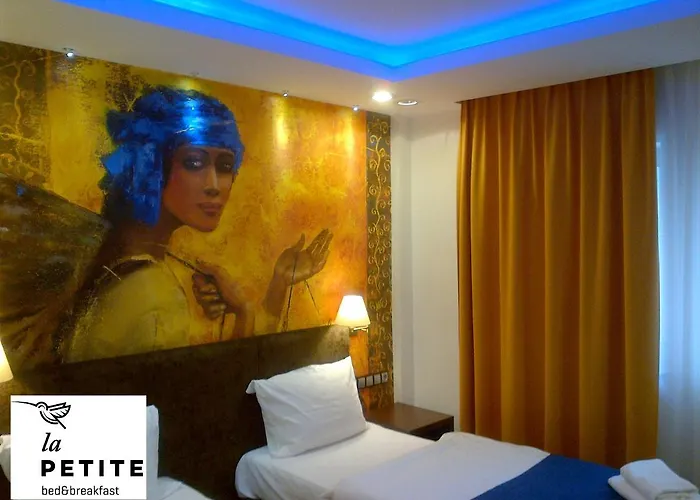 La Petite & Aparthotel