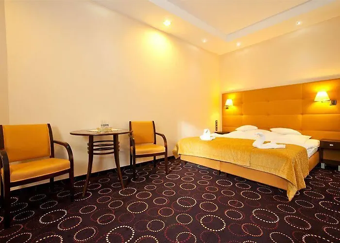 Aparthotel La Petite & 3*