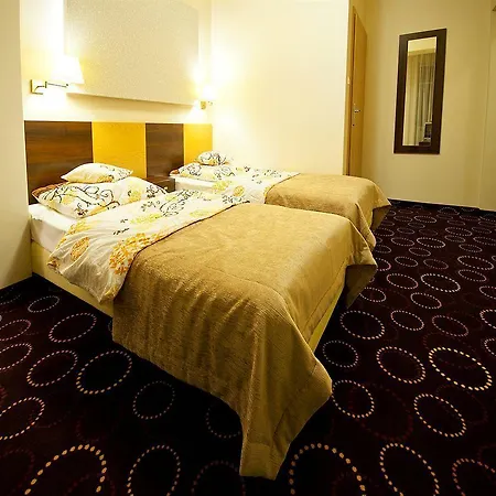 La Petite 3*