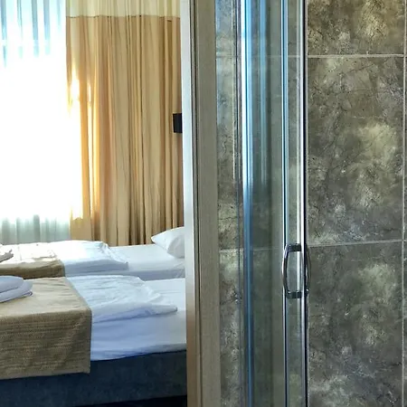 La Petite & Apartmanhotel 3*