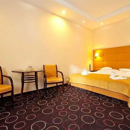 Apartmanhotel La Petite & 3*